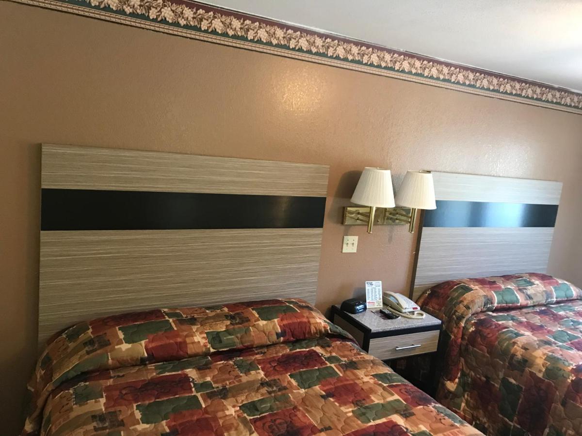 Deluxe Inn Nebraska City Exterior photo