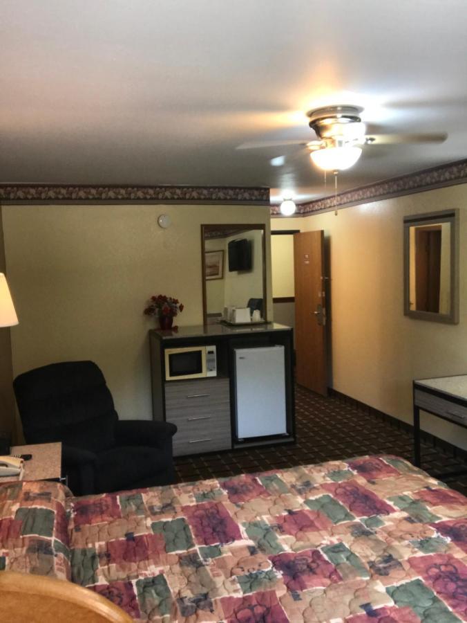 Deluxe Inn Nebraska City Exterior photo